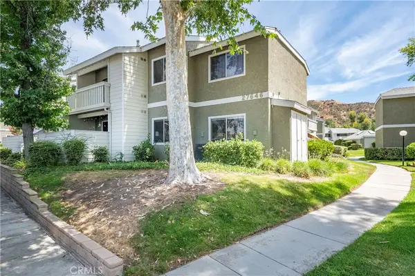 27646 Susan Beth Way #C, Saugus, CA 91350
