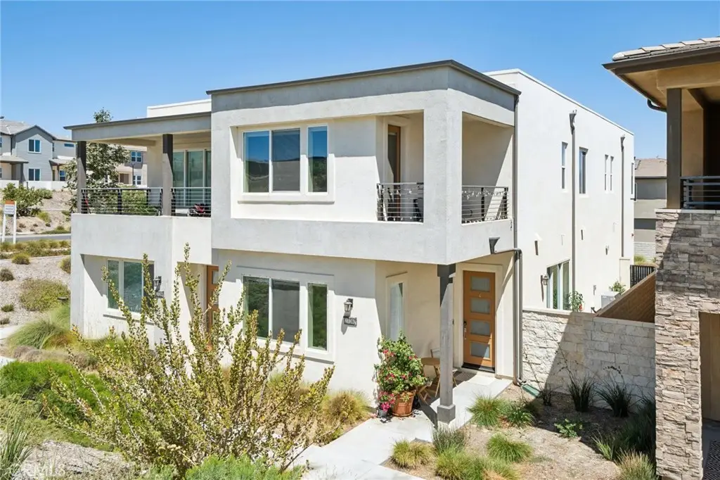 27262 Narrowleaf Willow Lane, Valencia, CA 91381 - #1