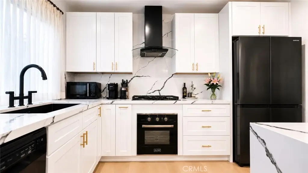 1233 N Laurel #211, West Hollywood, CA 90046 - #1