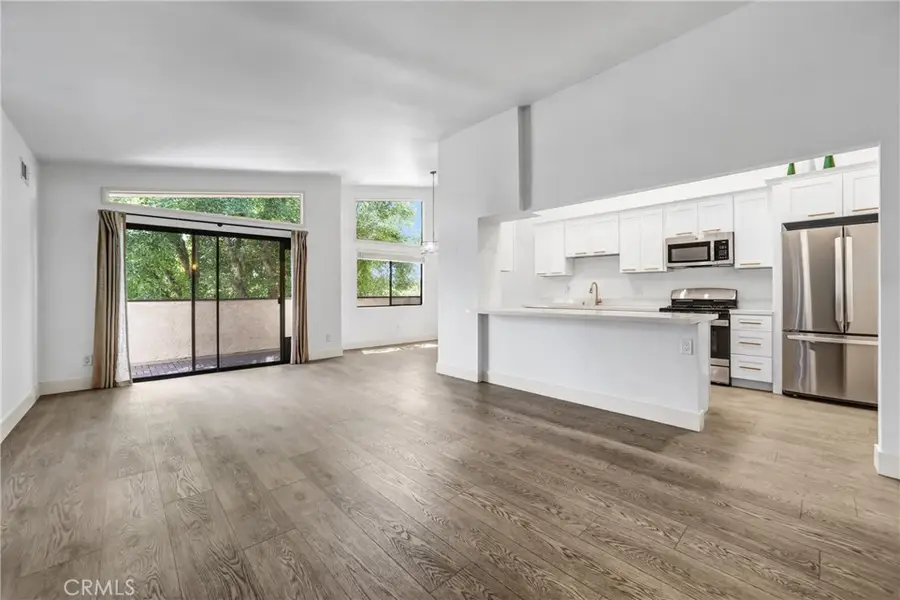 5805 Whitsett Avenue #201, Valley Village, CA 91607 - #2