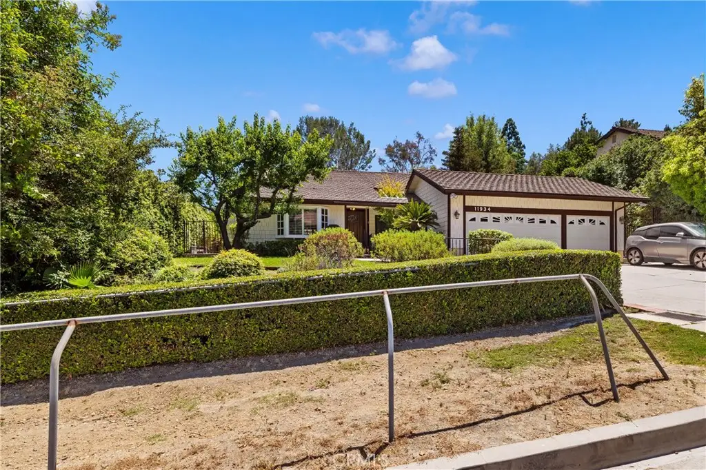 11934 Rexbon, Granada Hills, CA 91344 - #1