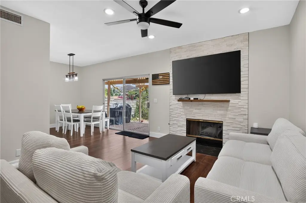 22914 Banyan Place #198, Saugus, CA 91390 - #1
