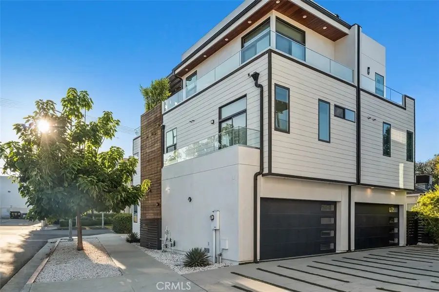 14659 Moorpark, Sherman Oaks, CA 91403 - #2