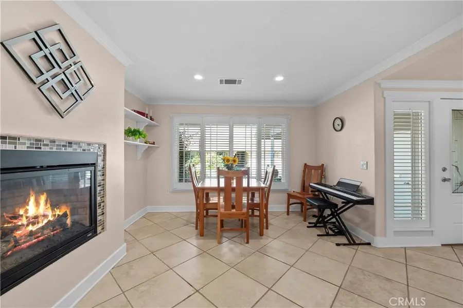 26830 Avenue Of The Oaks #C, Newhall, CA 91321 - #2