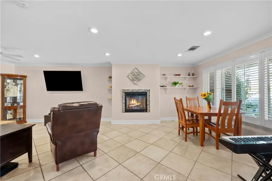 26830 Avenue Of The Oaks #C, Newhall, CA 91321 - #3