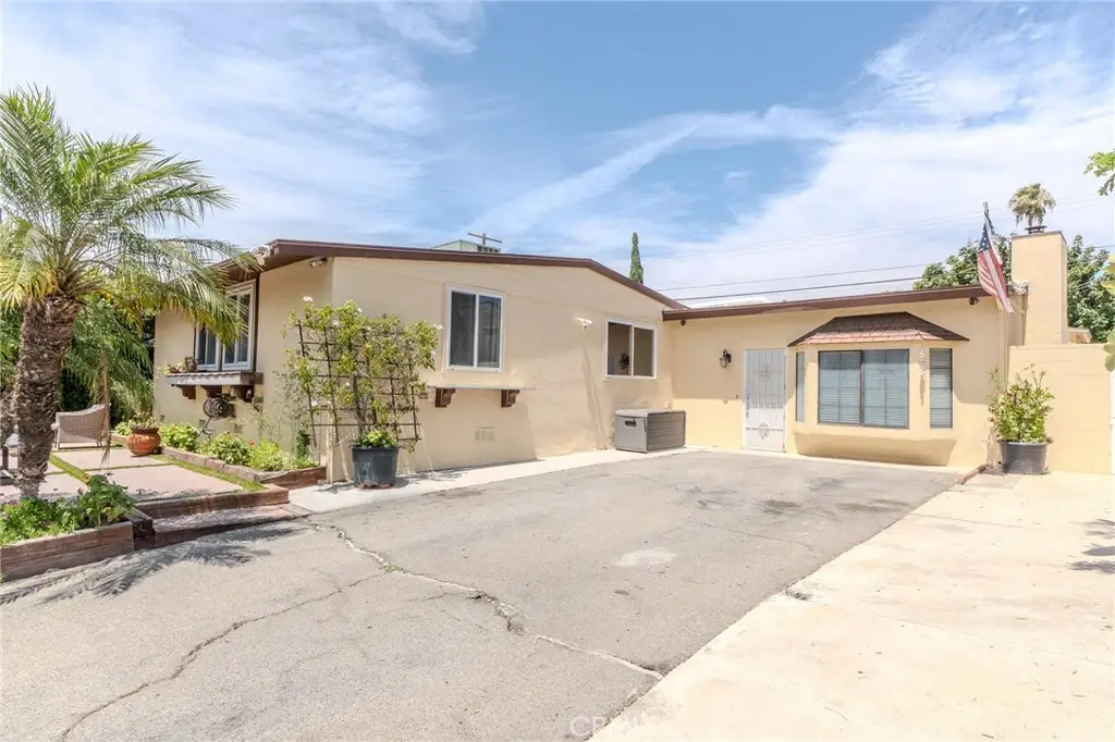 8636 Colbath, Panorama City, CA 91402 - #1