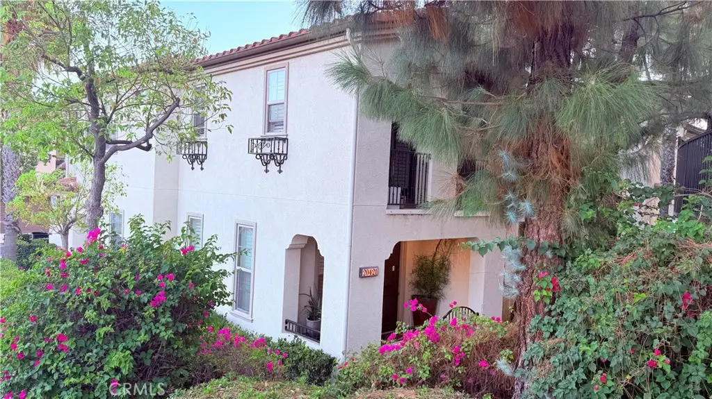 20421 Paseo Azul, Northridge, CA 91326 - #1