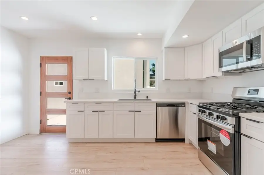 6837 Yolanda Avenue, Reseda, CA 91335 - #3