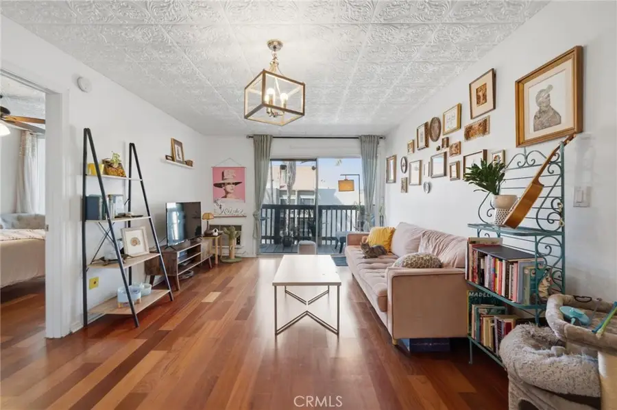 525 S Ardmore Avenue #320, Los Angeles, CA 90020 - #2