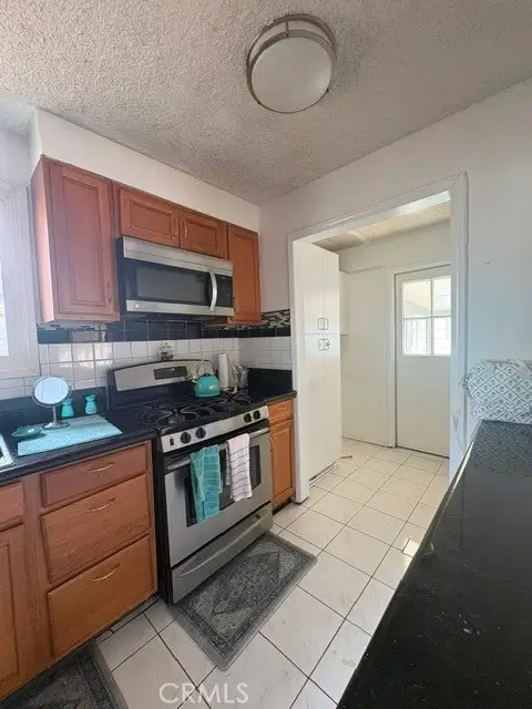 8233 Fallbrook, Canoga Park, CA 91304 - #2