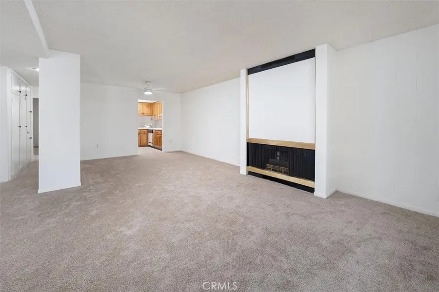 26838 Avenue Of The Oaks #c, Newhall, CA 91321 - #2