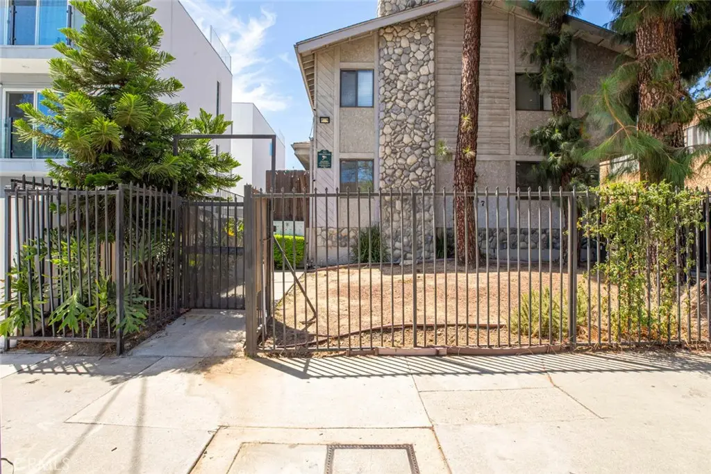 6847 Haskell Avenue #1, Van Nuys, CA 91406 - #1