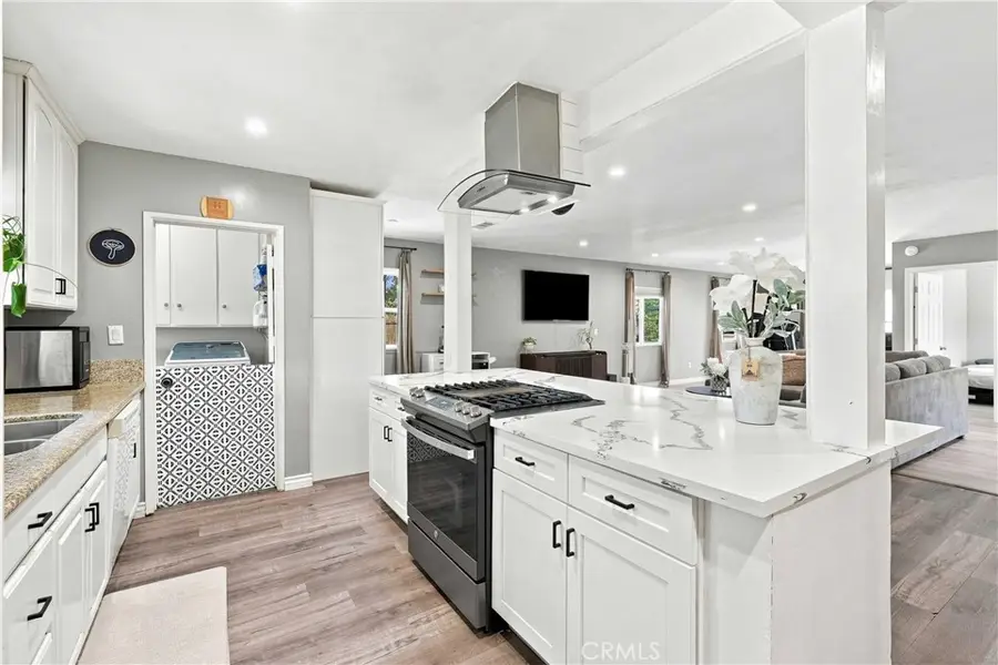 19857 Bassett, Winnetka, CA 91306 - #2