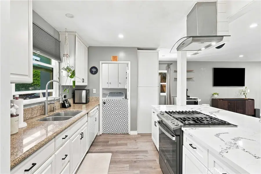 19857 Bassett, Winnetka, CA 91306 - #3