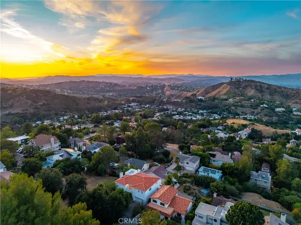 23665 Summit, Calabasas, CA 91302