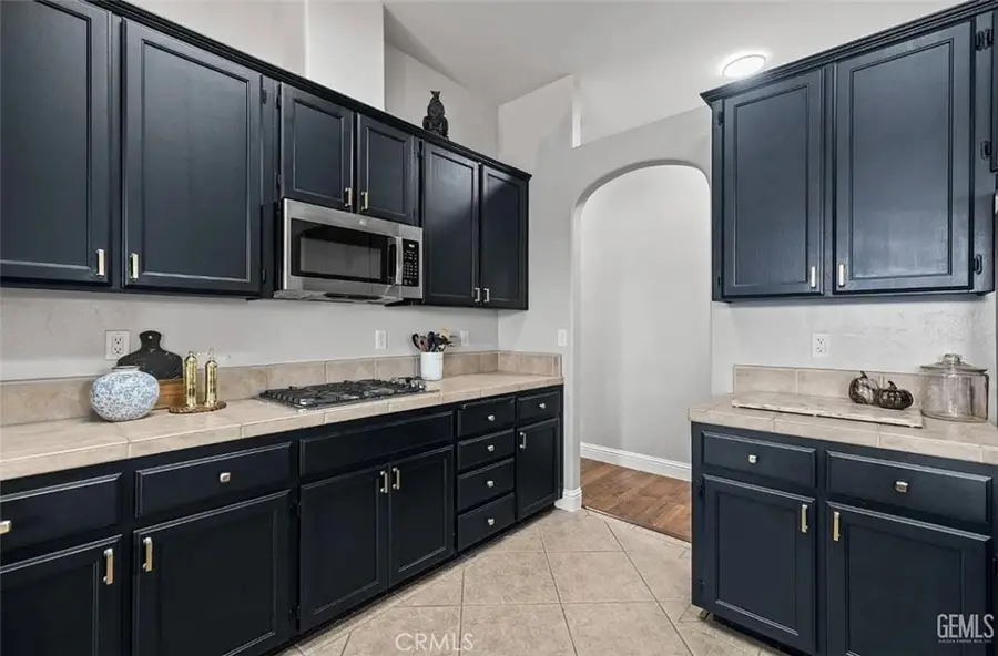 10300 Seneca Falls, Bakersfield, CA 93312 - #3