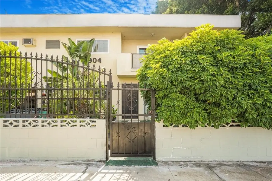 6904 Radford Avenue #1, North Hollywood, CA 91605 - #3