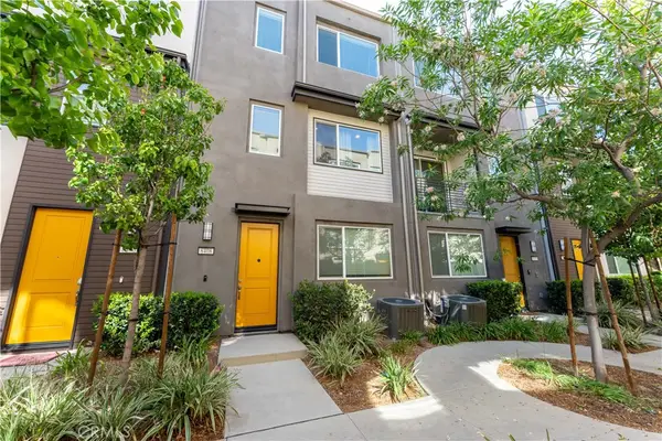 8408 N Fresco, Northridge, CA 91325
