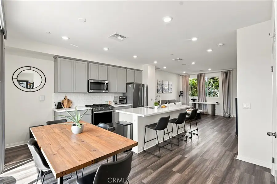 8408 N Fresco Way, Northridge, CA 91325 - #2
