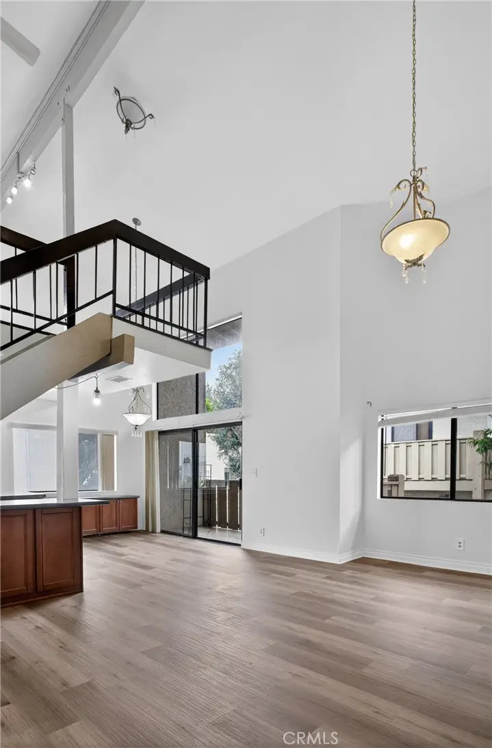 18433 Hatteras #507, Tarzana, CA 91356 - #2