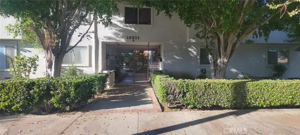 18611 Collins #E 33, Tarzana, CA 91356