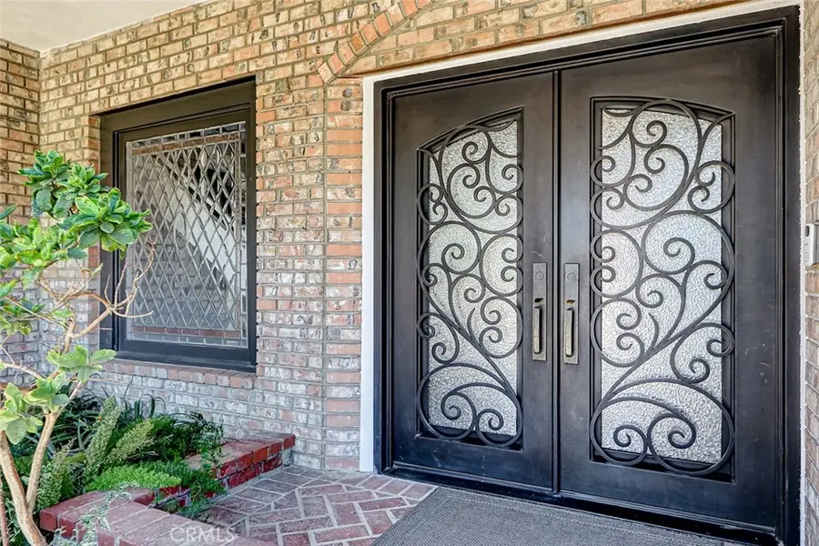 17002 Dearborn, Northridge, CA 91325 - #2