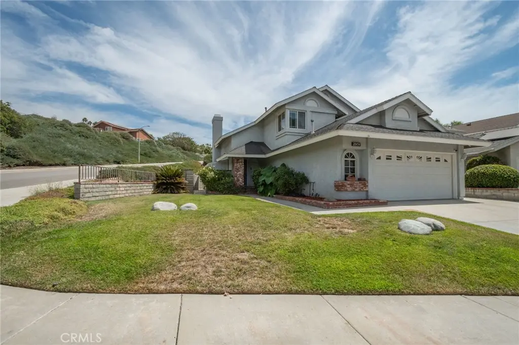 28454 Evergreen, Saugus, CA 91390 - #1