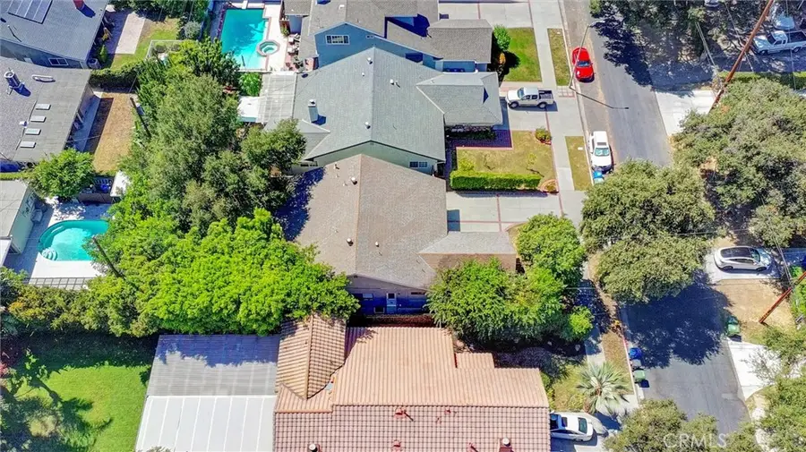 6566 Andasol Avenue, Lake Balboa, CA 91406 - #3