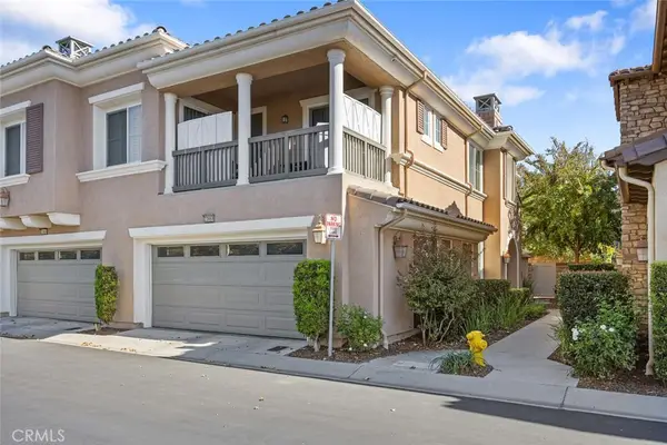23868 Toscana Dr, Valencia, CA 91354