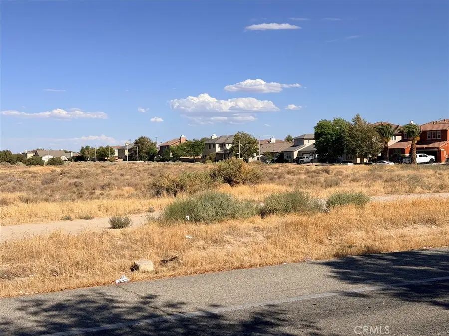 40 Ste Vic Ave J8, Lancaster, CA 93535 - #2