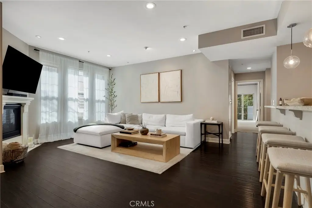 10639 Woodbridge Street #206, Toluca Lake, CA 91602 - #1