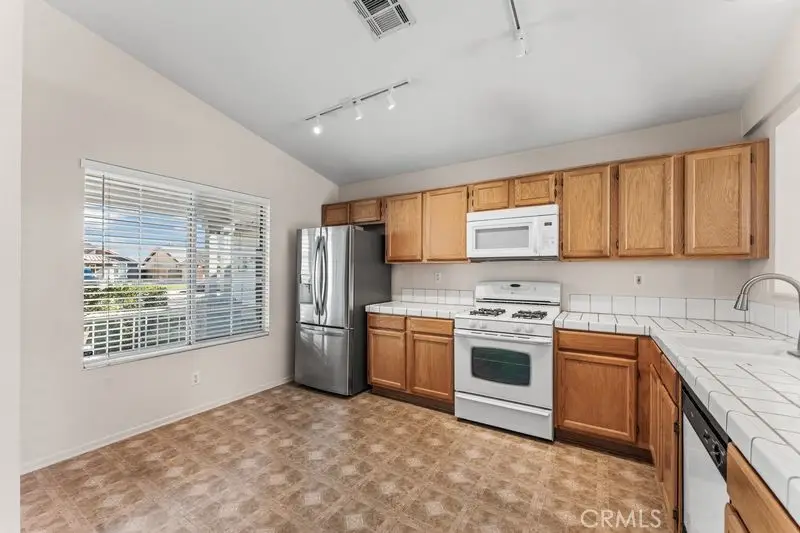 1932 Shamrock Avenue, Palmdale, CA 93550 - #2