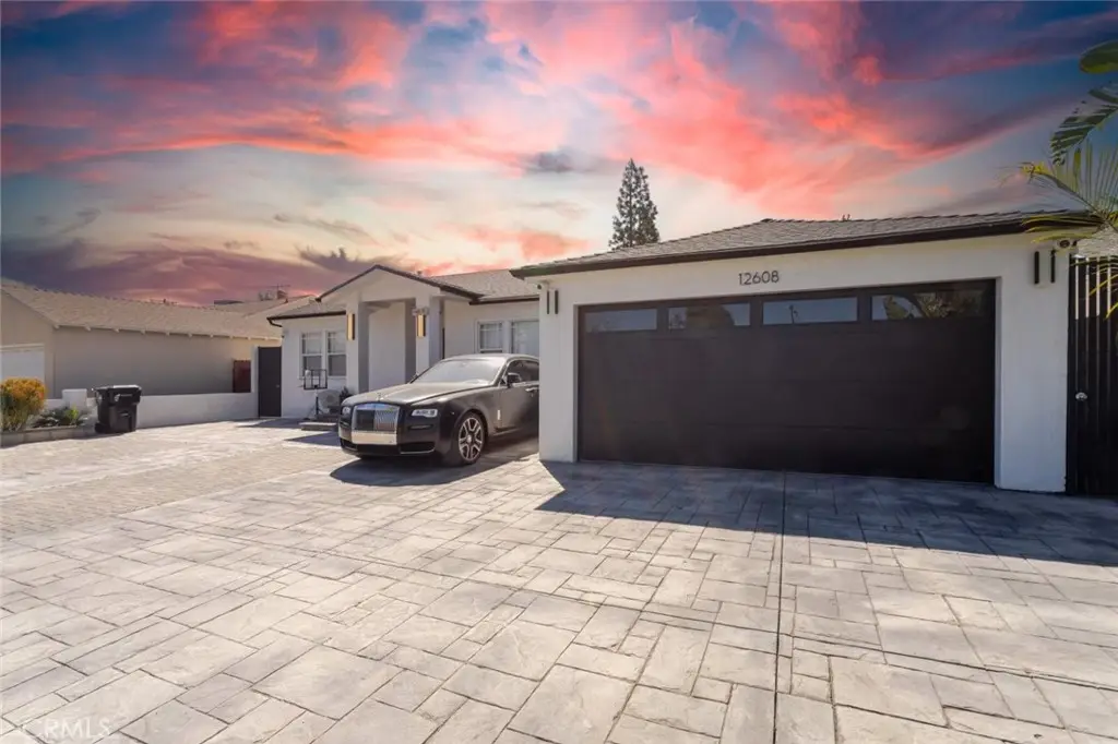 12608 Califa Street, Valley Village, CA 91607 - #1