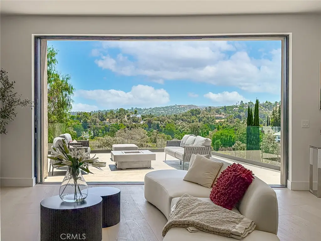 5134 Medina, Woodland Hills, CA 91364 - #1