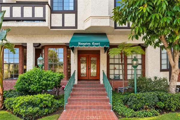 17914 Magnolia, Encino, CA 91316