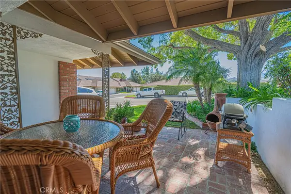 26811 Oak Branch Circle, Newhall, CA 91321
