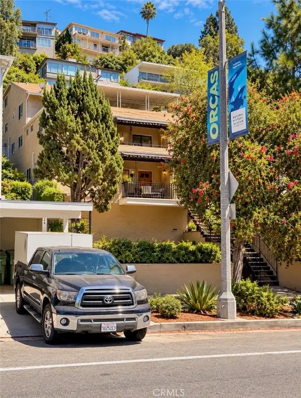 1825 N Easterly Terrace, Silver Lake, CA 90026