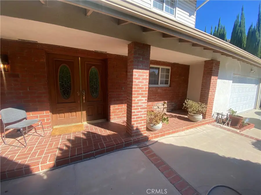 10677 Ledeen, Sylmar, CA 91342 - #3