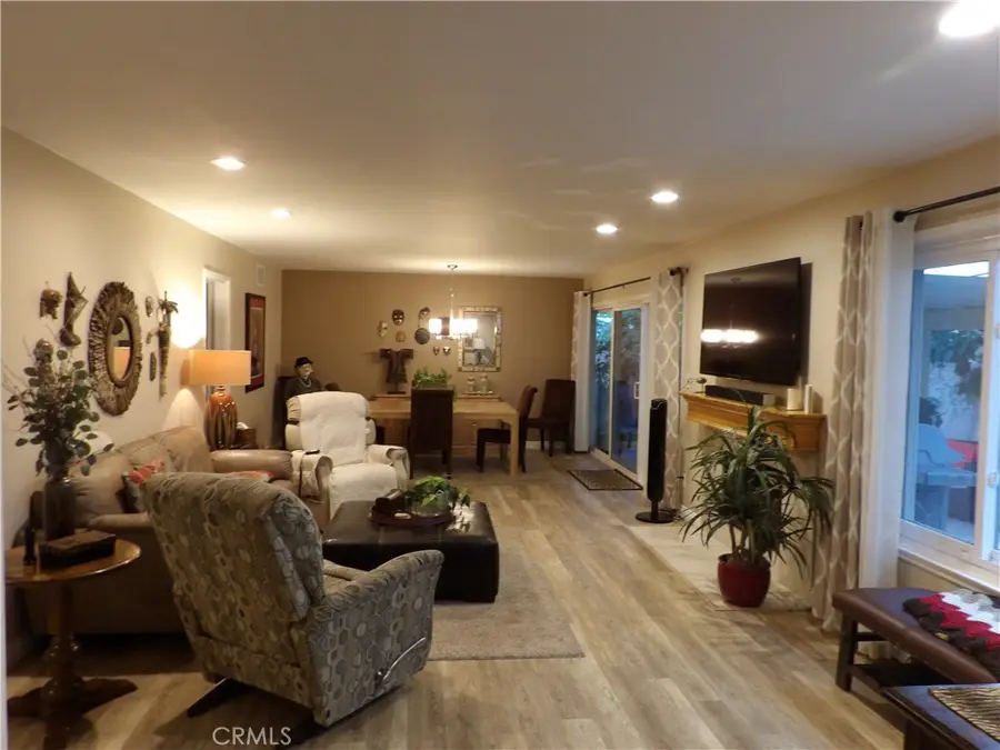 19260 Calahan Street, Northridge, CA 91324 - #3