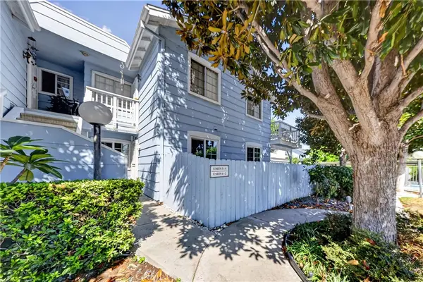 7025 Glade Ave. #2, Canoga Park, CA 91303