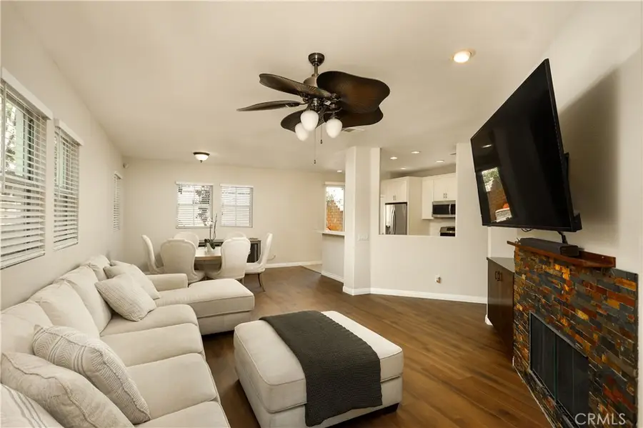 28215 Clementine Drive, Saugus, CA 91350 - #2