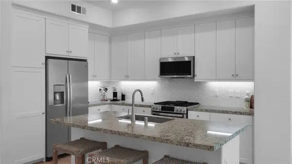 27410 Merlin Pl. #203, Valencia, CA 91381