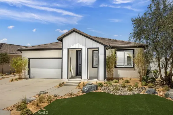 1558 E Holguin Street, Lancaster, CA 93535