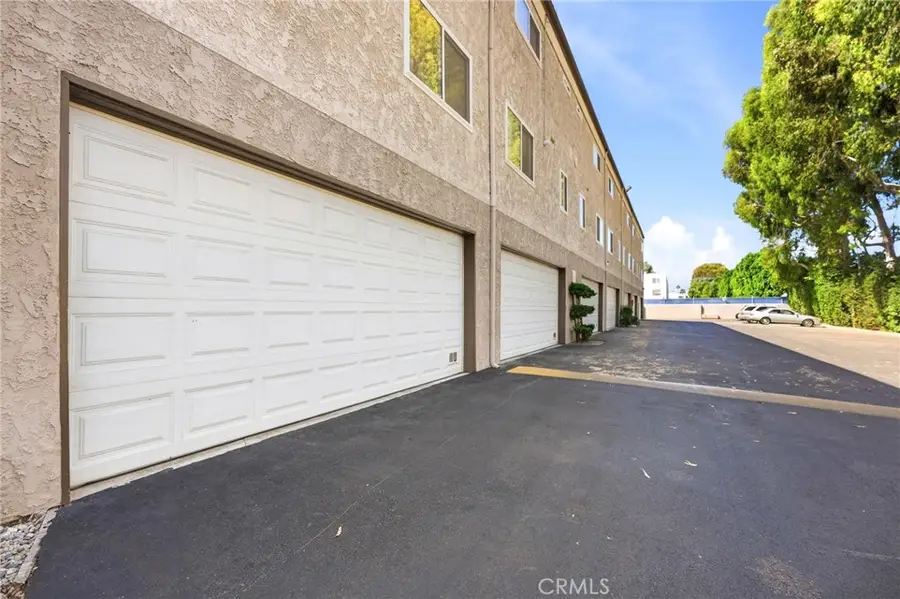 18333 Hatteras Street #56, Tarzana, CA 91356 - #3