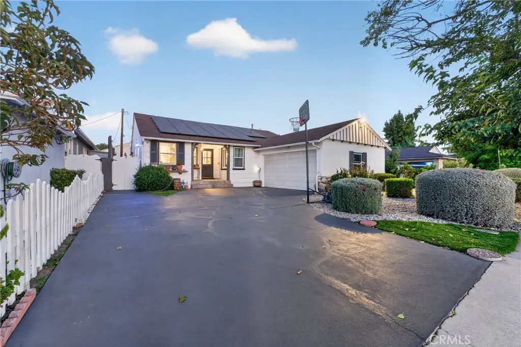7350 Donna, Reseda, CA 91335 - #1