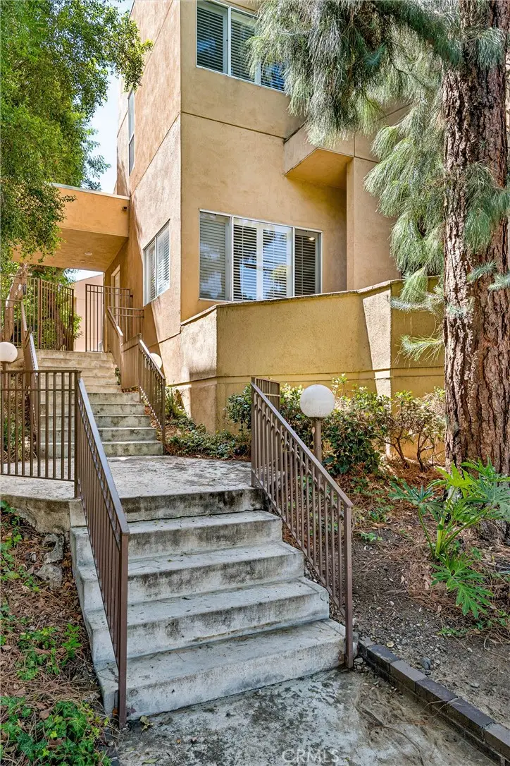 18730 Hatteras #48, Tarzana, CA 91356 - #1