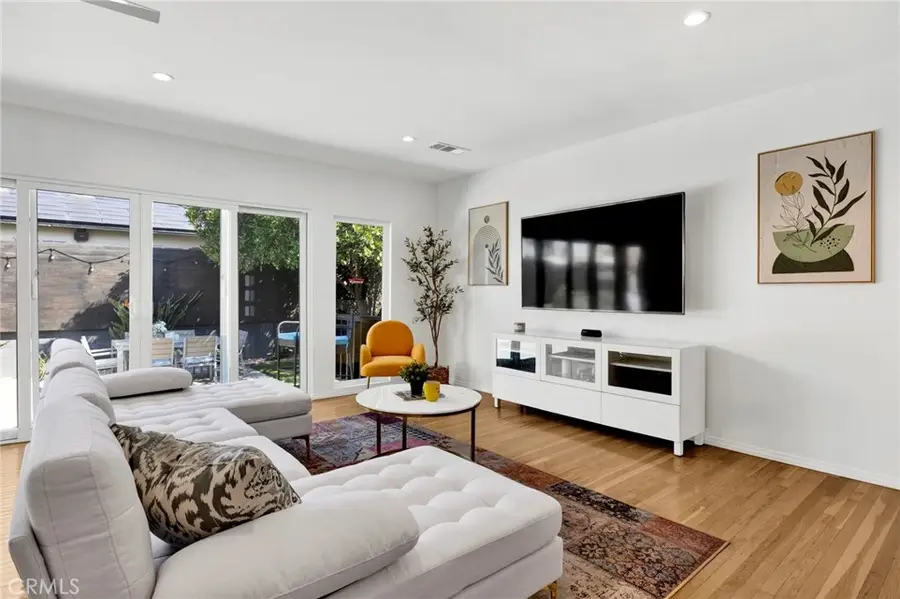 8002 Aldea Avenue, Lake Balboa, CA 91406 - #2