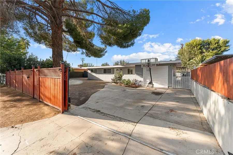 1027 W Avenue J12, Lancaster, CA 93534 - #3