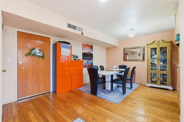 5429 Newcastle #303, Encino, CA 91316