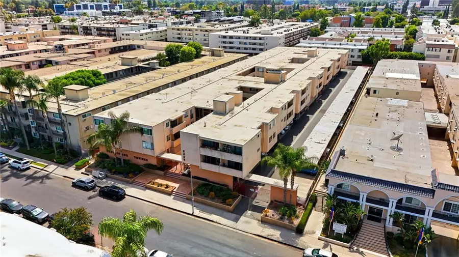 5429 Newcastle #303, Encino, CA 91316 - #3